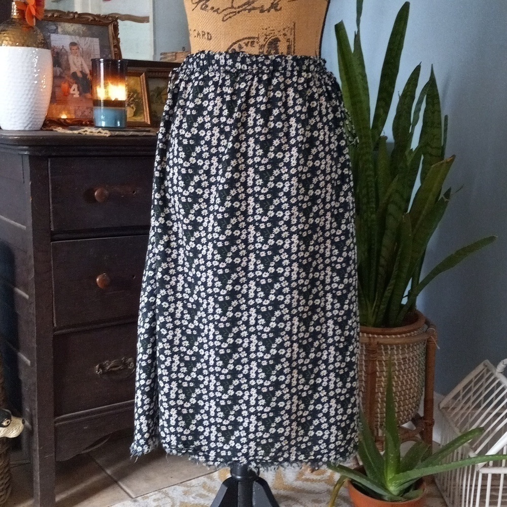 Elan Navy Blue Ditzy Daisy Floral Print A-line Tie Waist Midi Skirt